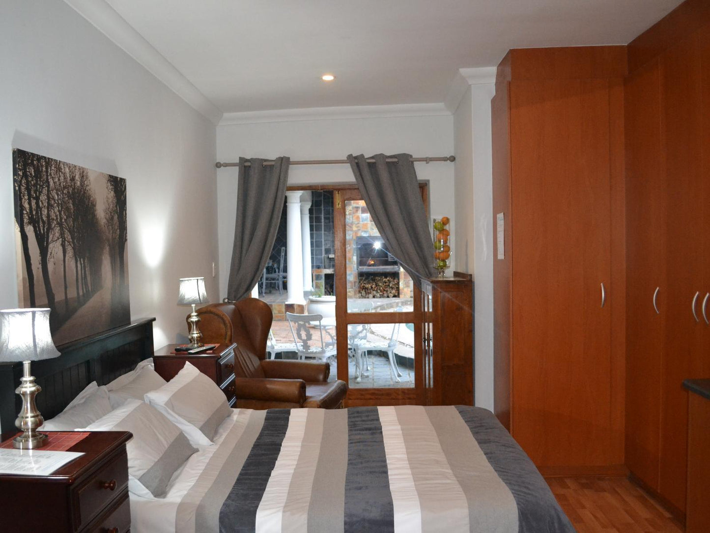 Bachelor Apartment @ A Smart Stay Apartments