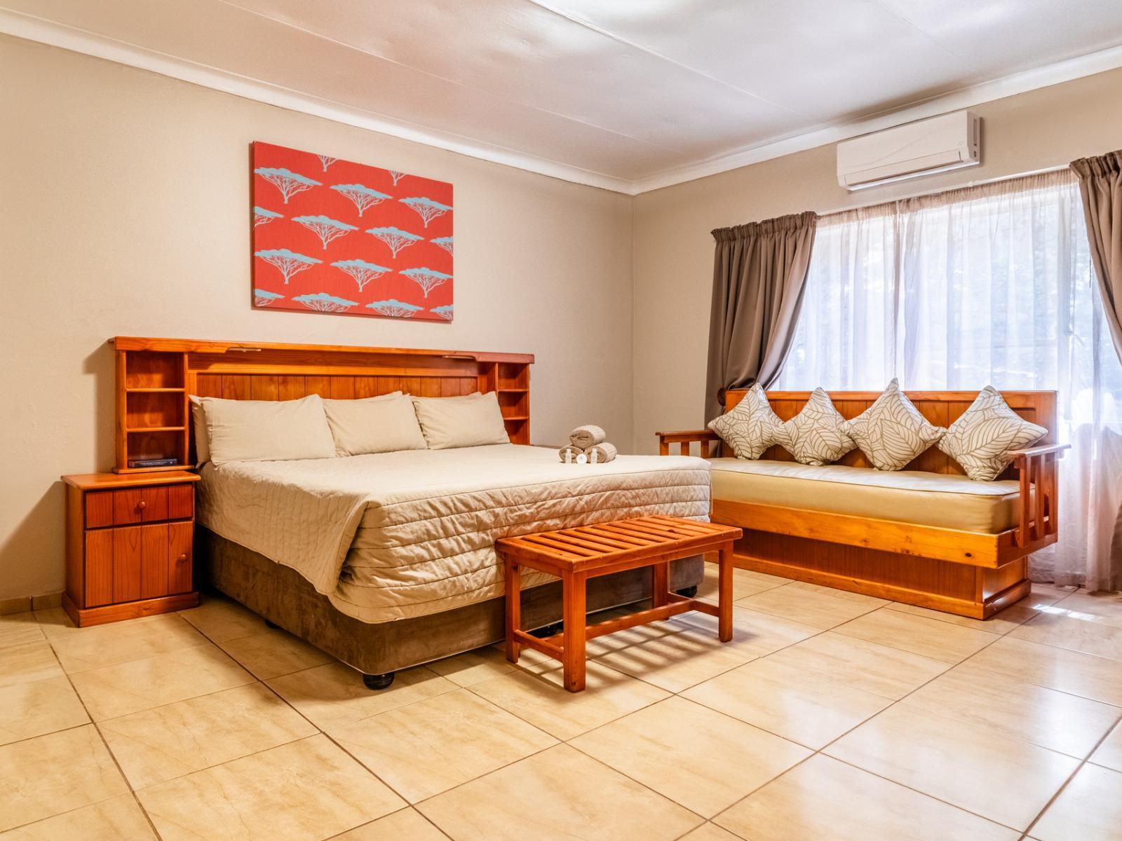 Atkv Klein-Kariba, 4 Sleeper Flat B (ground floor), Bedroom