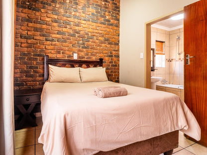 Atkv Klein-Kariba, 5 Sleeper Flat B - 1 Bedroom, Colorful, Bedroom, Brick Texture, Texture