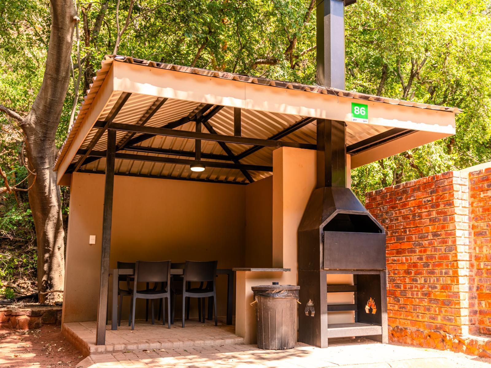 Atkv Klein-Kariba, Camp Stand (shade net) - NOT A ROOM, Colorful