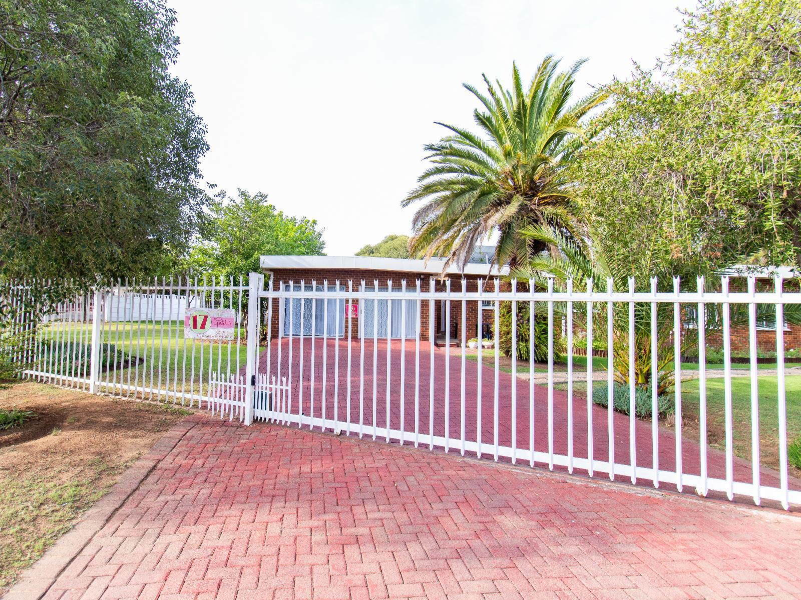 No 17 Guest House Fichardt Park Bloemfontein Free State South Africa Gate, Architecture, Palm Tree, Plant, Nature, Wood