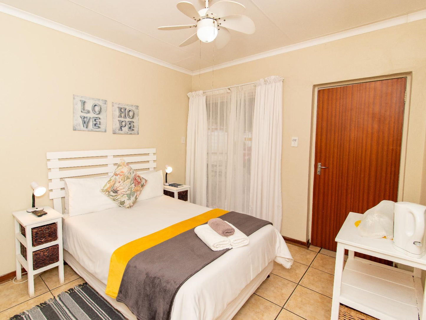 No 17 Guest House Fichardt Park Bloemfontein Free State South Africa Sepia Tones, Bedroom