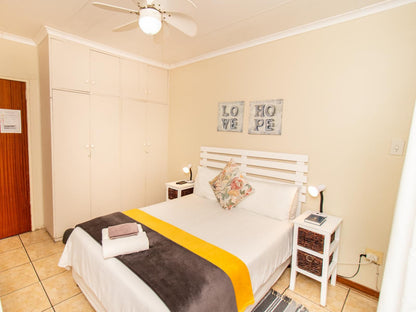 No 17 Guest House Fichardt Park Bloemfontein Free State South Africa Sepia Tones, Bedroom