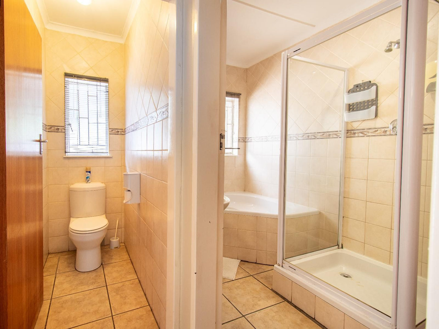 No 17 Guest House Fichardt Park Bloemfontein Free State South Africa Bathroom