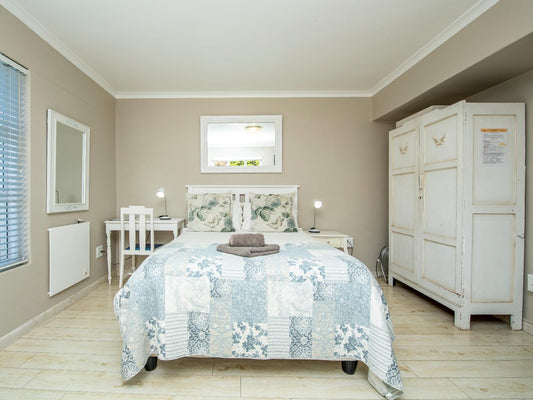 Cottage 3 - Family Room 3 Sleeper @ At Villa Garda B&B