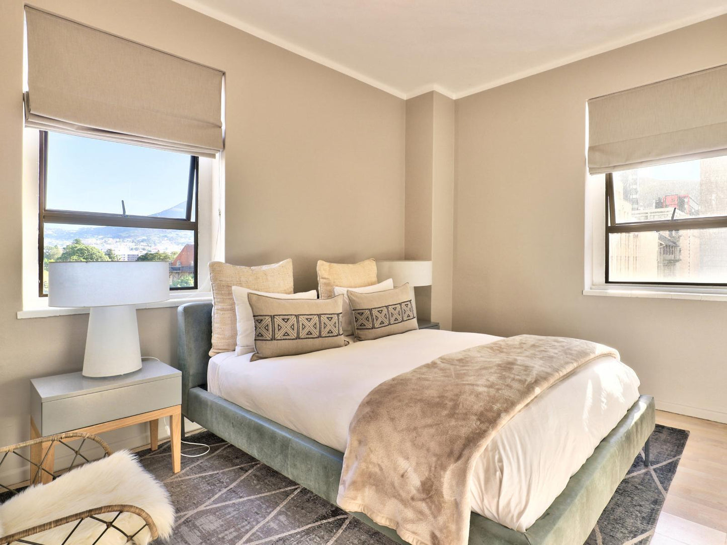 Cape Town Sunny 2 Bedroom @ Avenue One Apartments