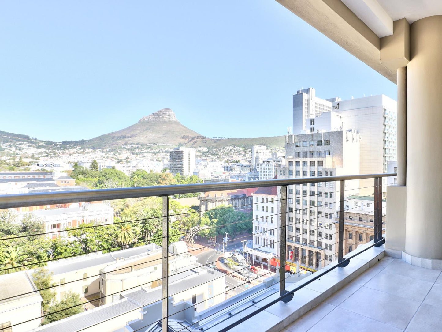 Stylish Cape Town City Apartment @ Avenue One Apartments