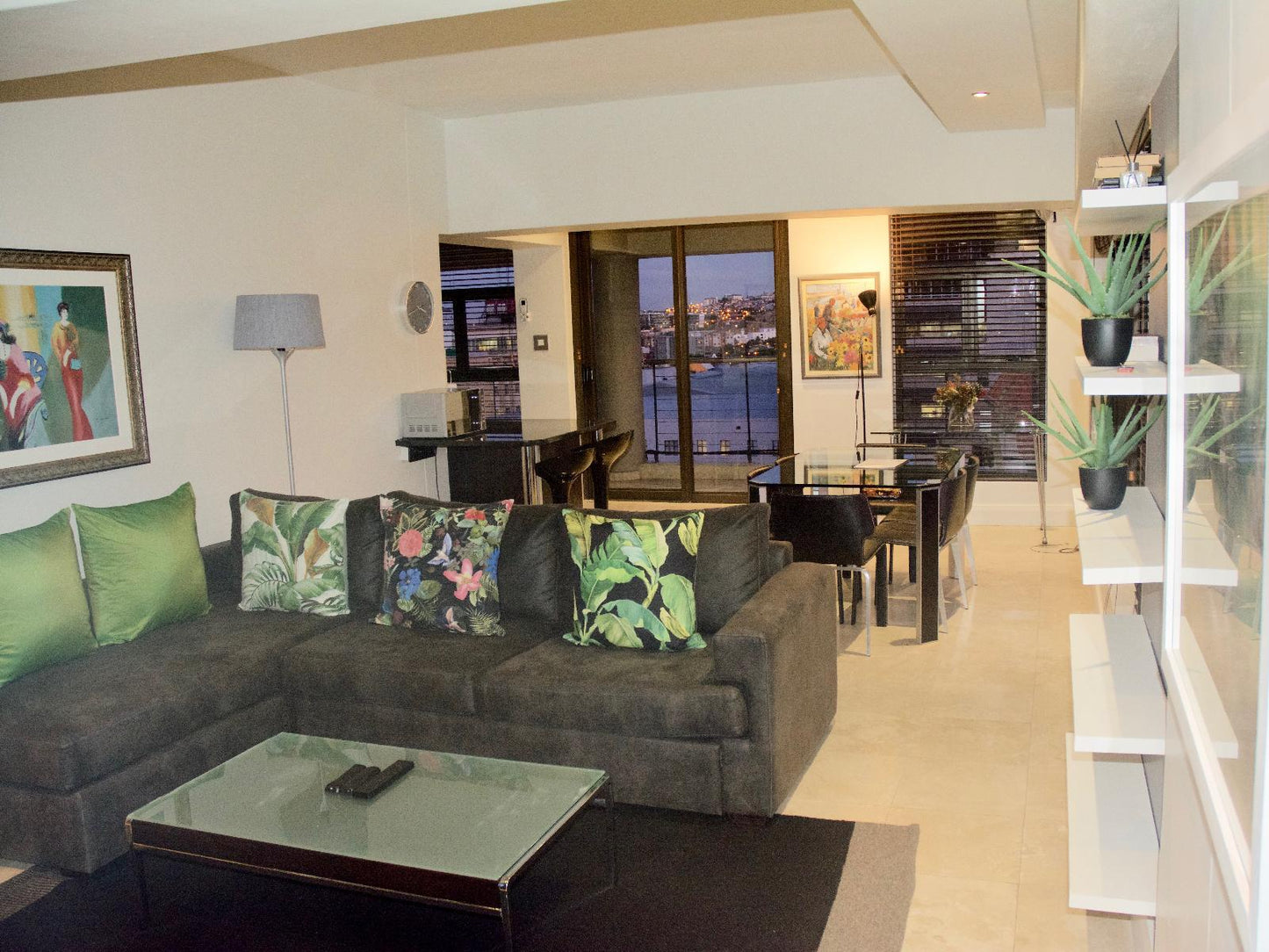 Stylish Cape Town City Apartment @ Avenue One Apartments