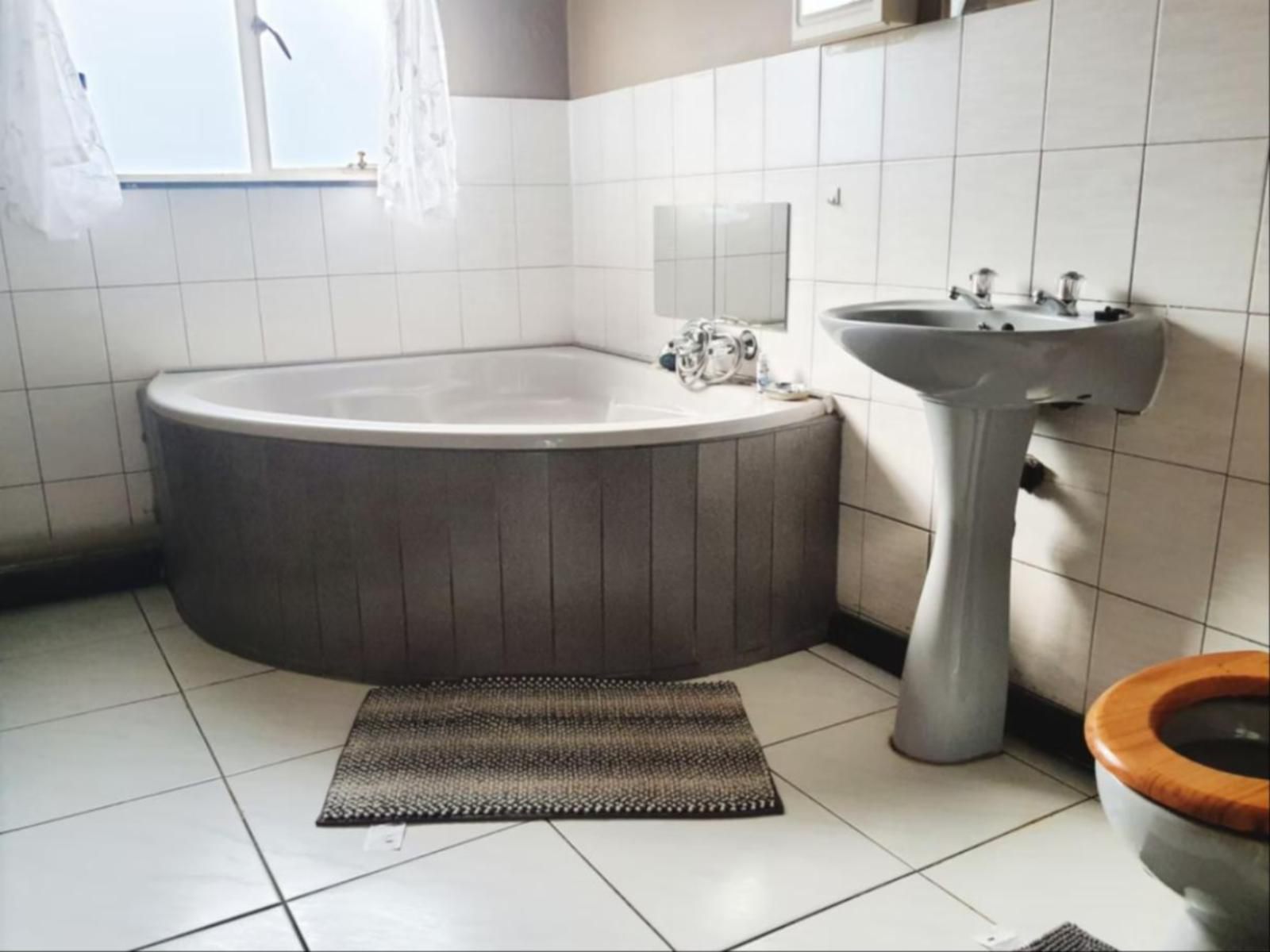 Ay Jay S Guesthouse Fleurdal Bloemfontein Free State South Africa Unsaturated, Bathroom