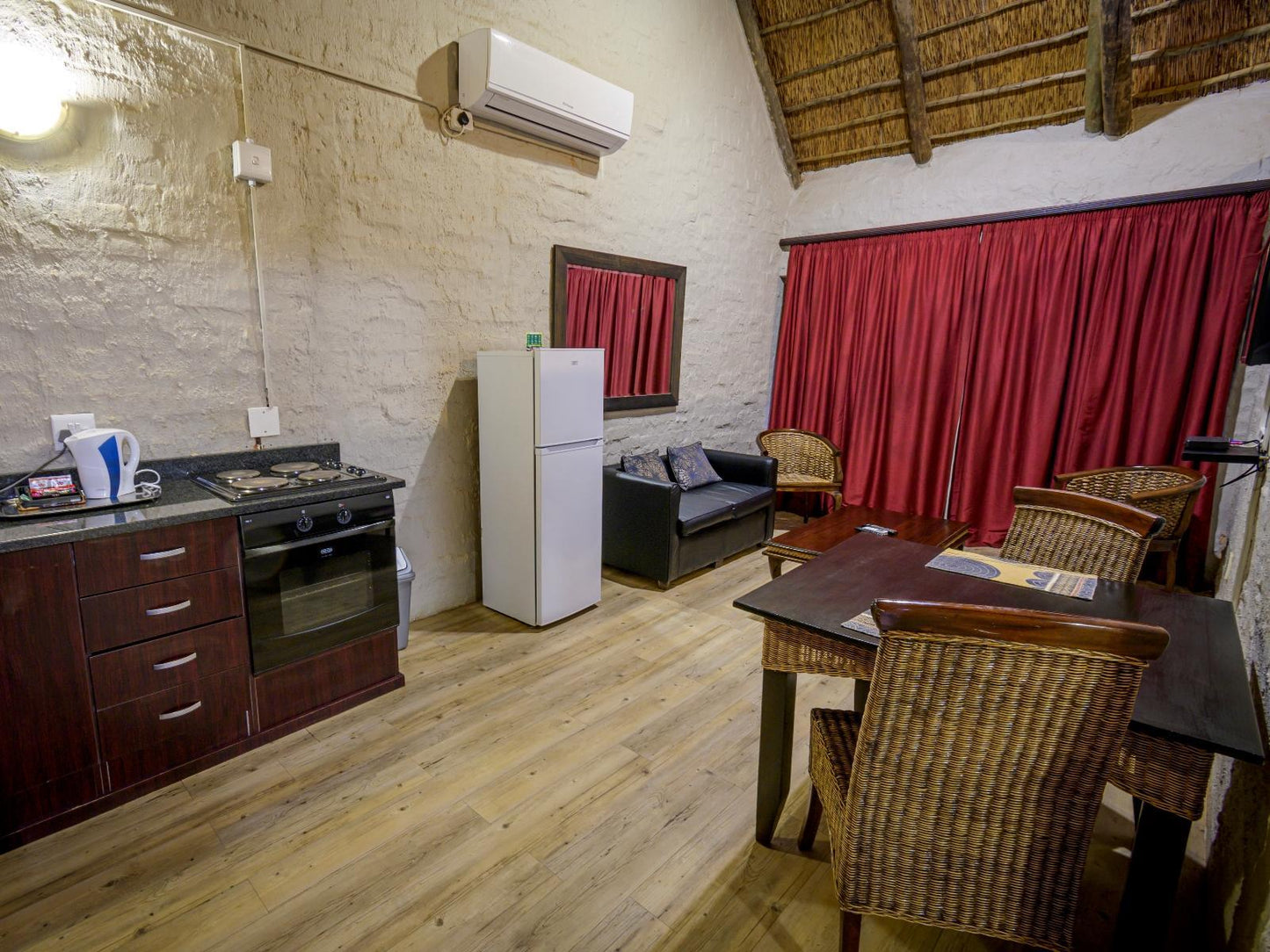 Self-catering Chalet Executive @ Bains Lodge