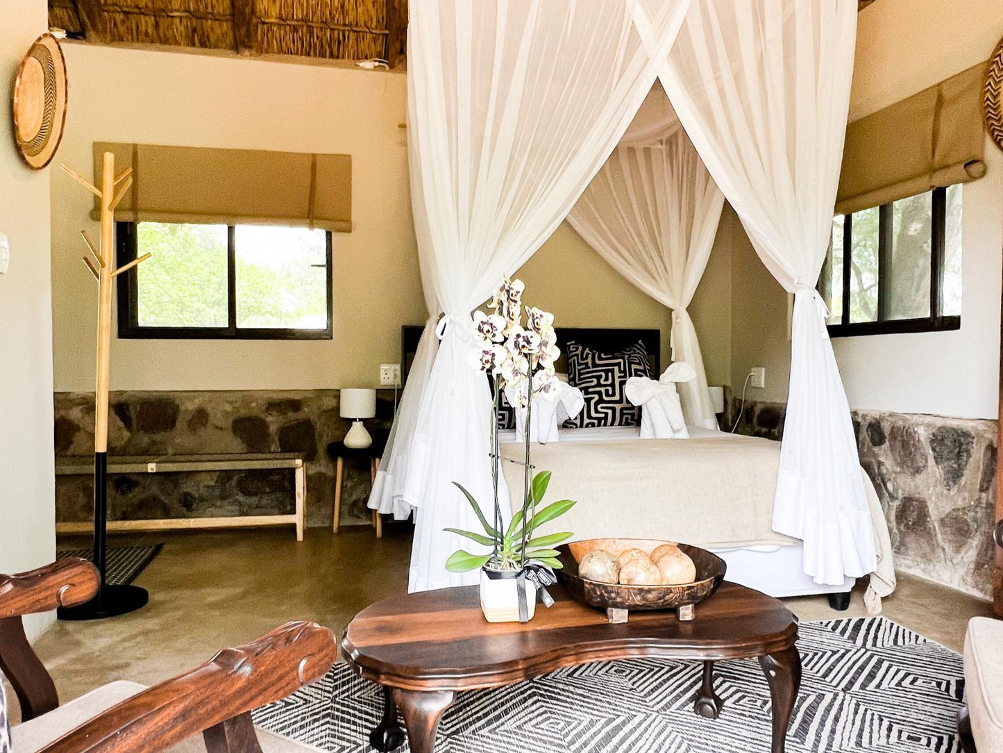 Riverside Honeymoon Suite @ Baluleni Safari Lodge