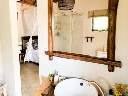 Riverside Honeymoon Suite @ Baluleni Safari Lodge