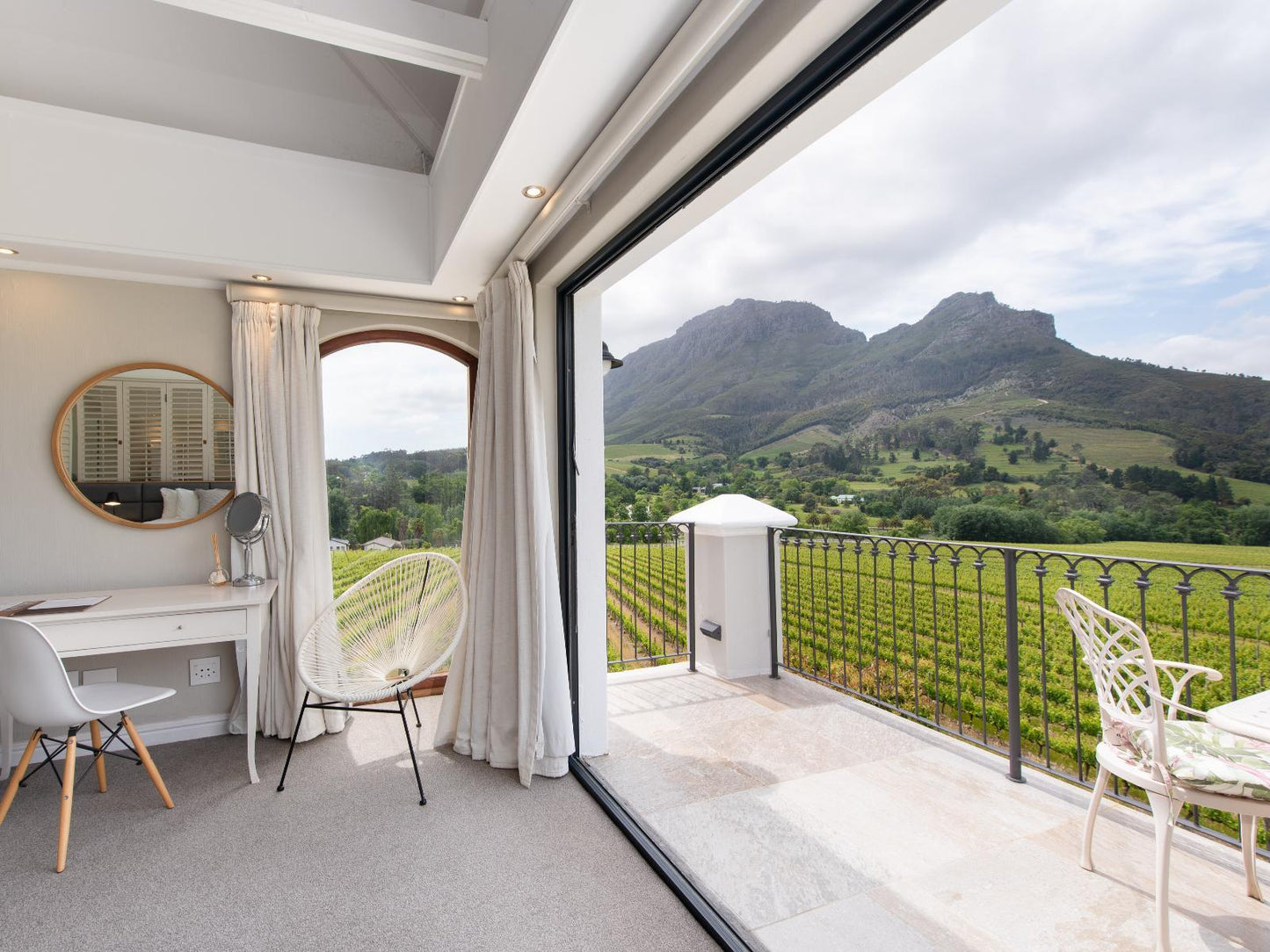 Junior Suite with Mountain View @ Banhoek Lodge