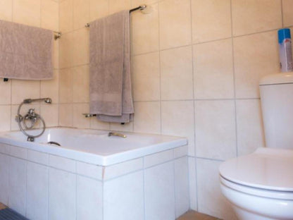 Luxury Queen Bath and Shower @ Barbertonbnb