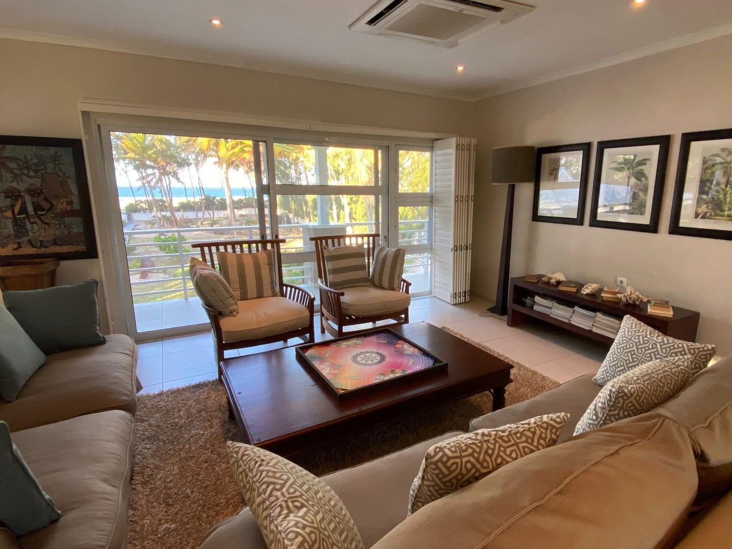 Barra Beach Villa, Living Room