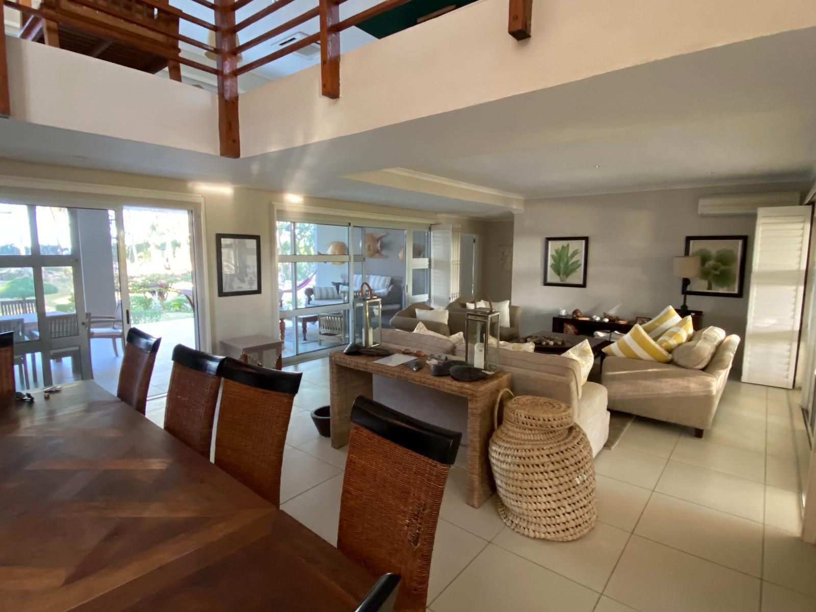 Barra Beach Villa, Living Room