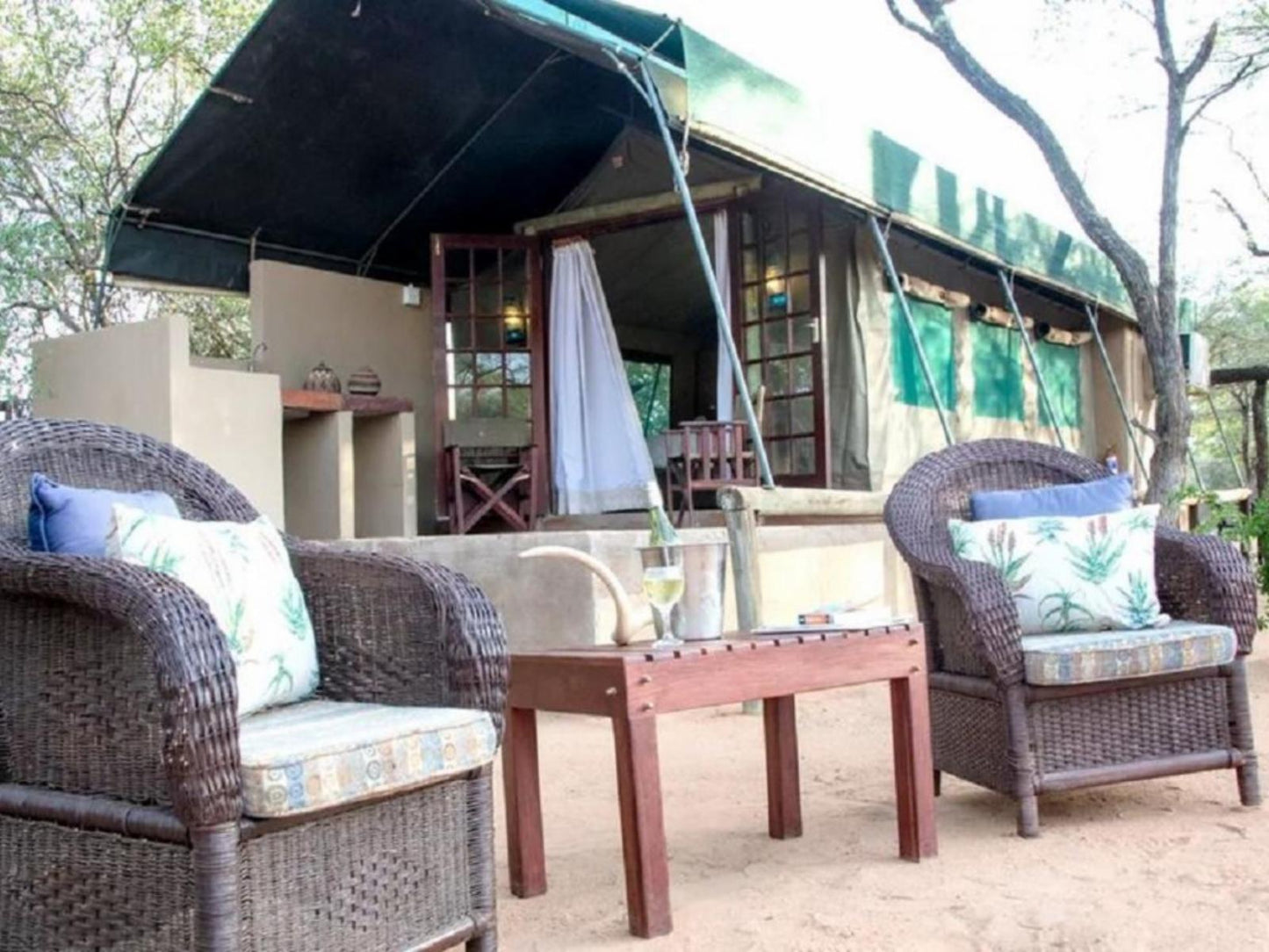 Hemmingway Private Luxury Tents @ Bateleur Tented Safari Lodge