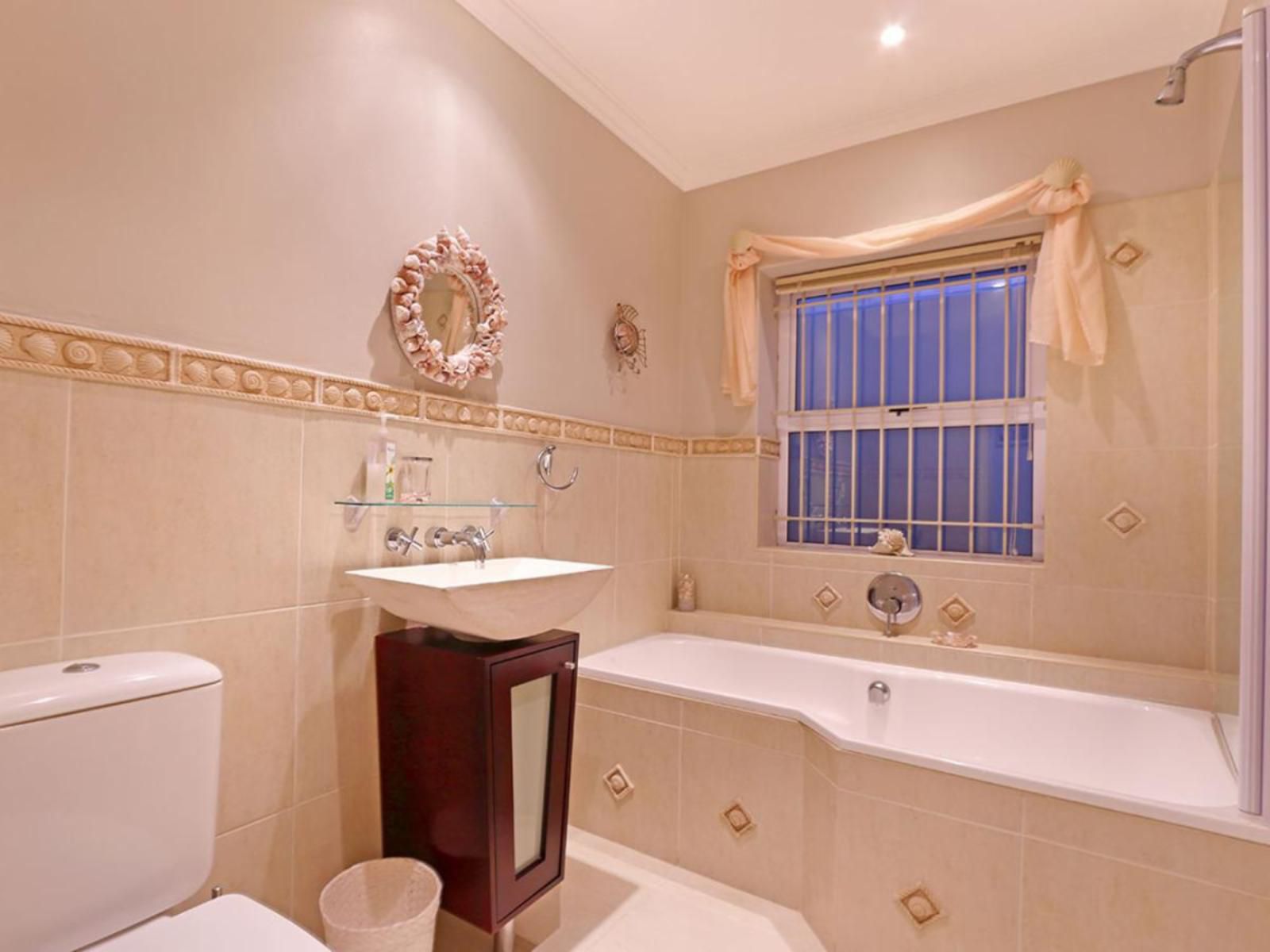 Bayview 30 By Hostagents Bloubergstrand Blouberg Western Cape South Africa Bathroom
