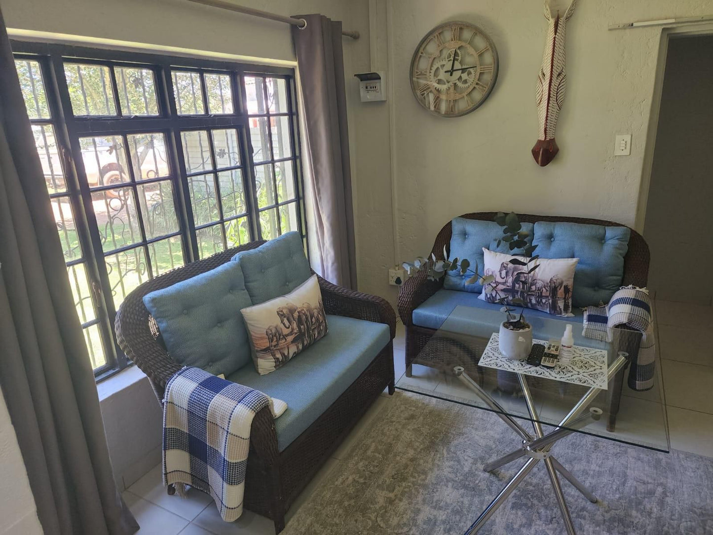 Be Our Guest On 2Nd Bredell Johannesburg Gauteng South Africa Unsaturated, Living Room