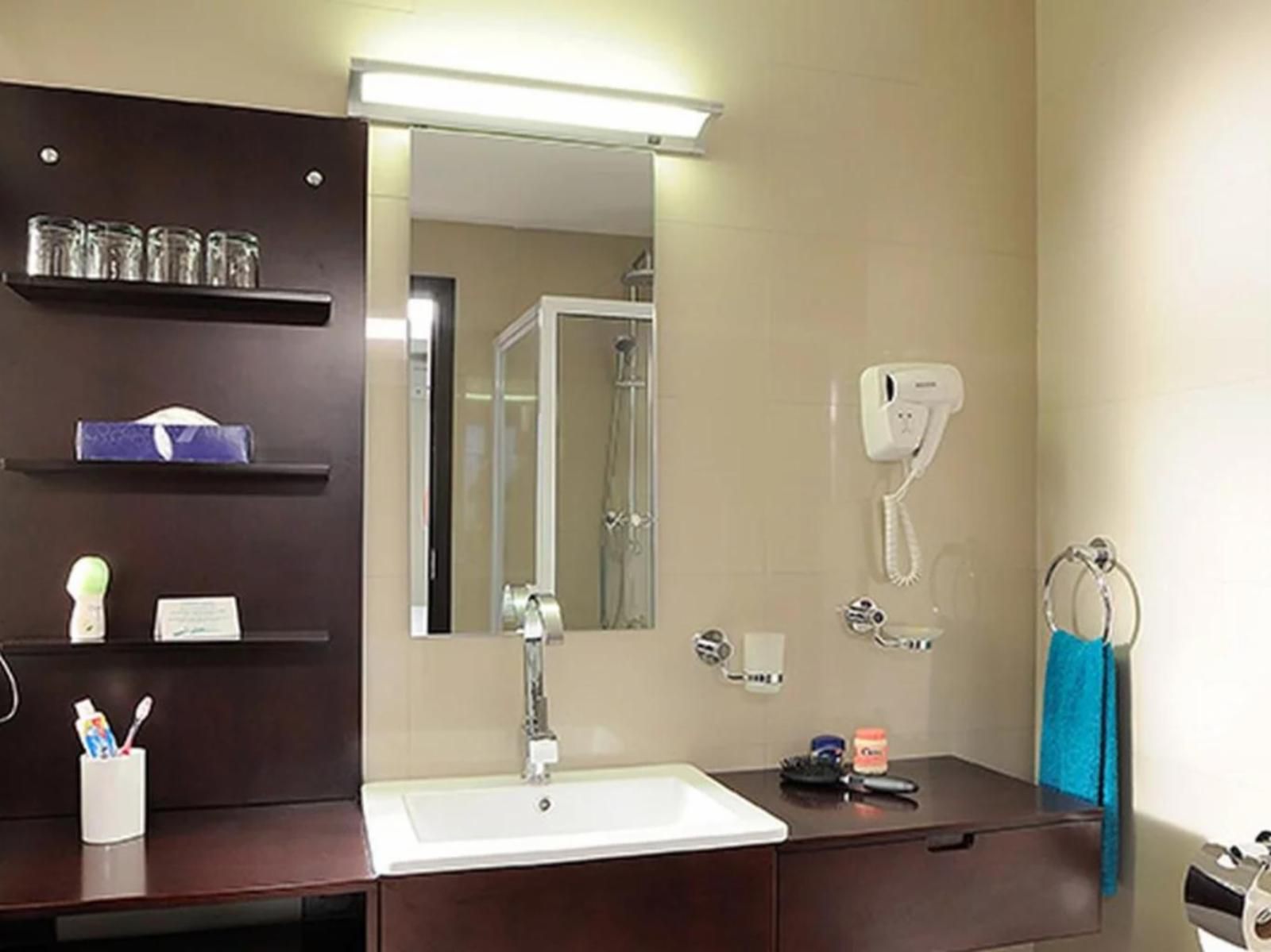 Beach Hotel Swakopmund, Comfort Apartments, Bathroom