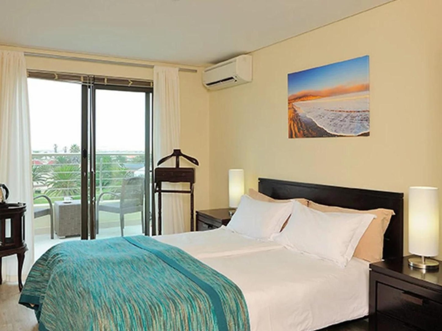 Beach Hotel Swakopmund, Standard Family Rooms, Bedroom