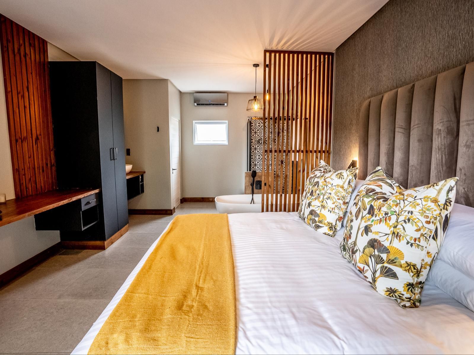 Beach Wood Boutique Hotel & Resort, Double & Sleeper Couch, Bedroom