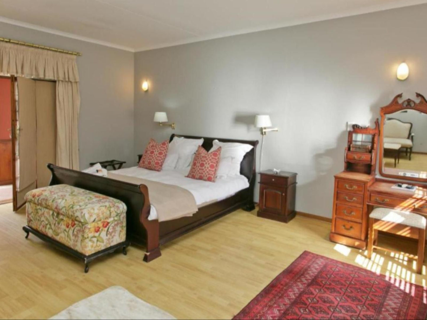 Beaufort Manor Country Lodge, Deluxe Queen Room, Bedroom