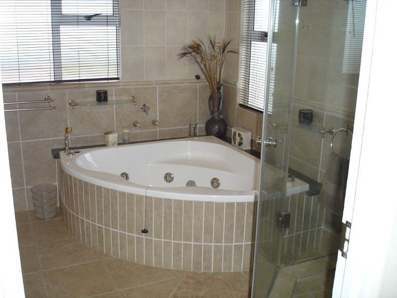 Bella Vista Guest House La Lucia Umhlanga Kwazulu Natal South Africa Unsaturated, Bathroom, Swimming Pool