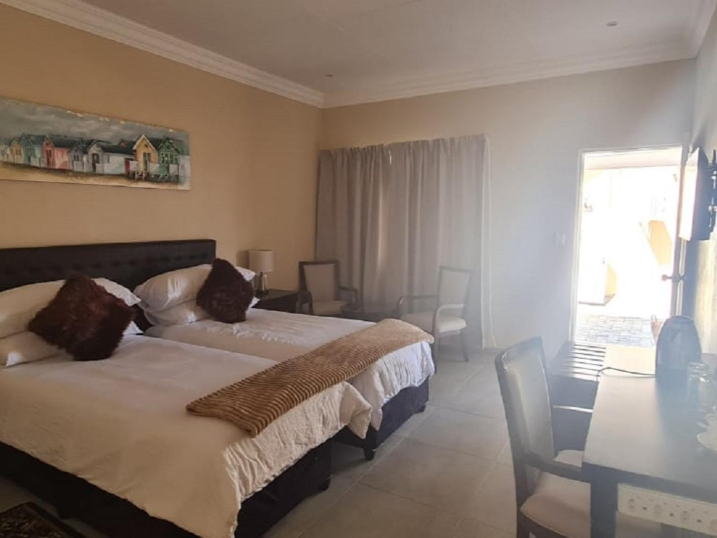 Comfort King Room - Interleading @ Benoni N12 Hotel