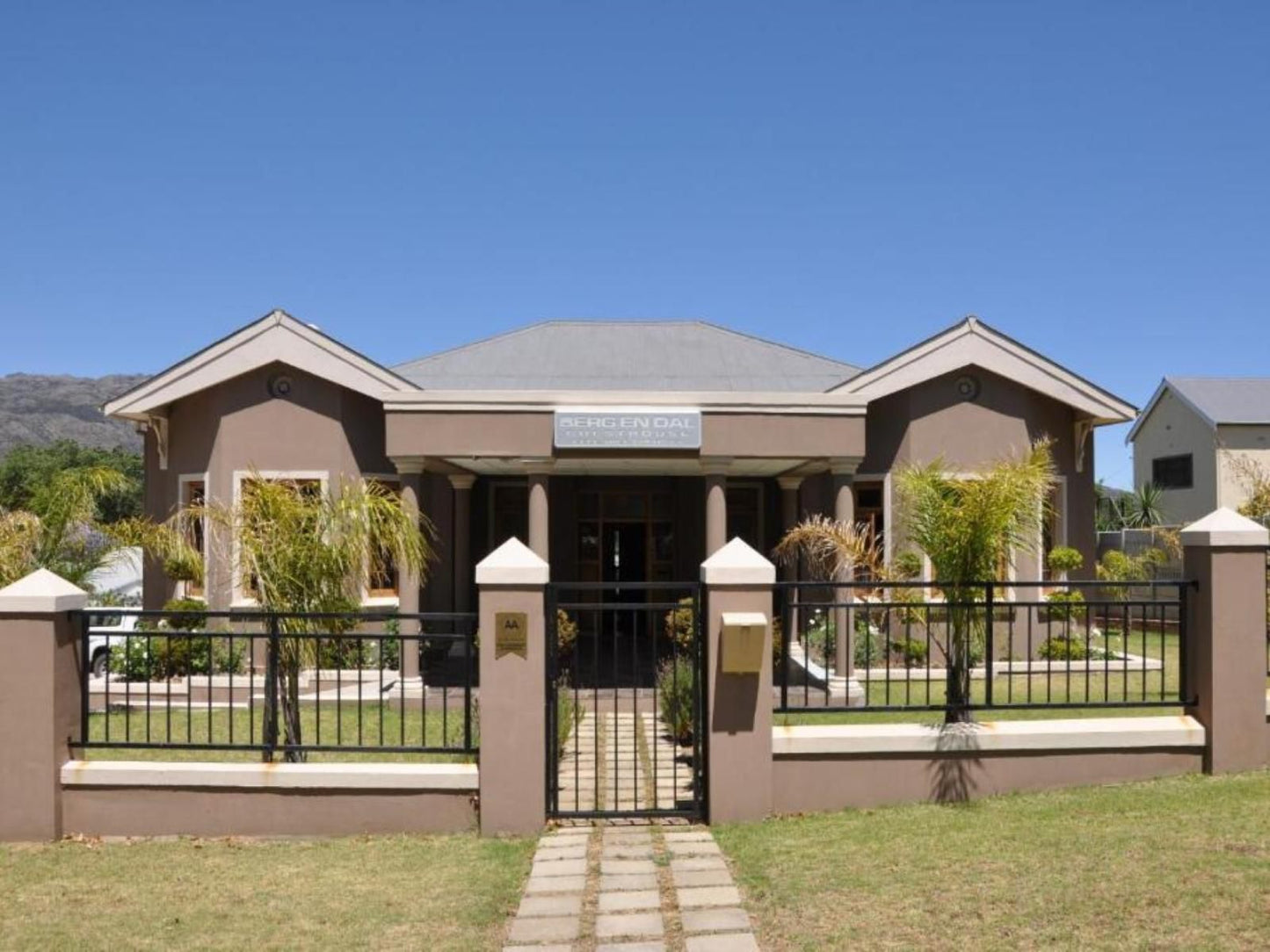 Berg En Dal Guesthouse Villiersdorp Western Cape South Africa Complementary Colors, House, Building, Architecture