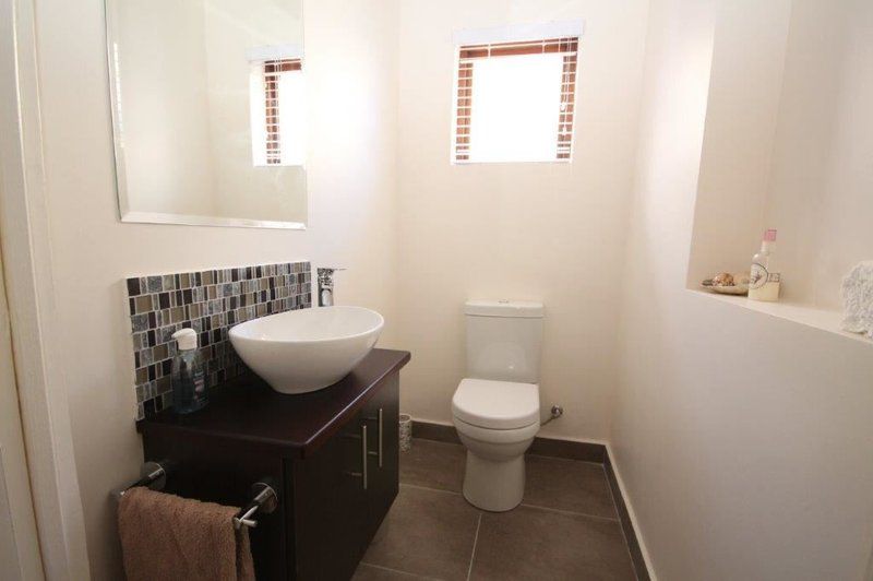 Bergroos Bettys Bay Western Cape South Africa Bathroom