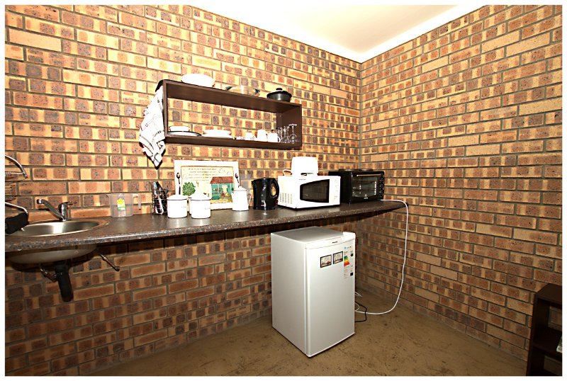 Bietjie Moeg Gastehuis 2 Jacobsdal Fs Free State South Africa Brick Texture, Texture, Kitchen