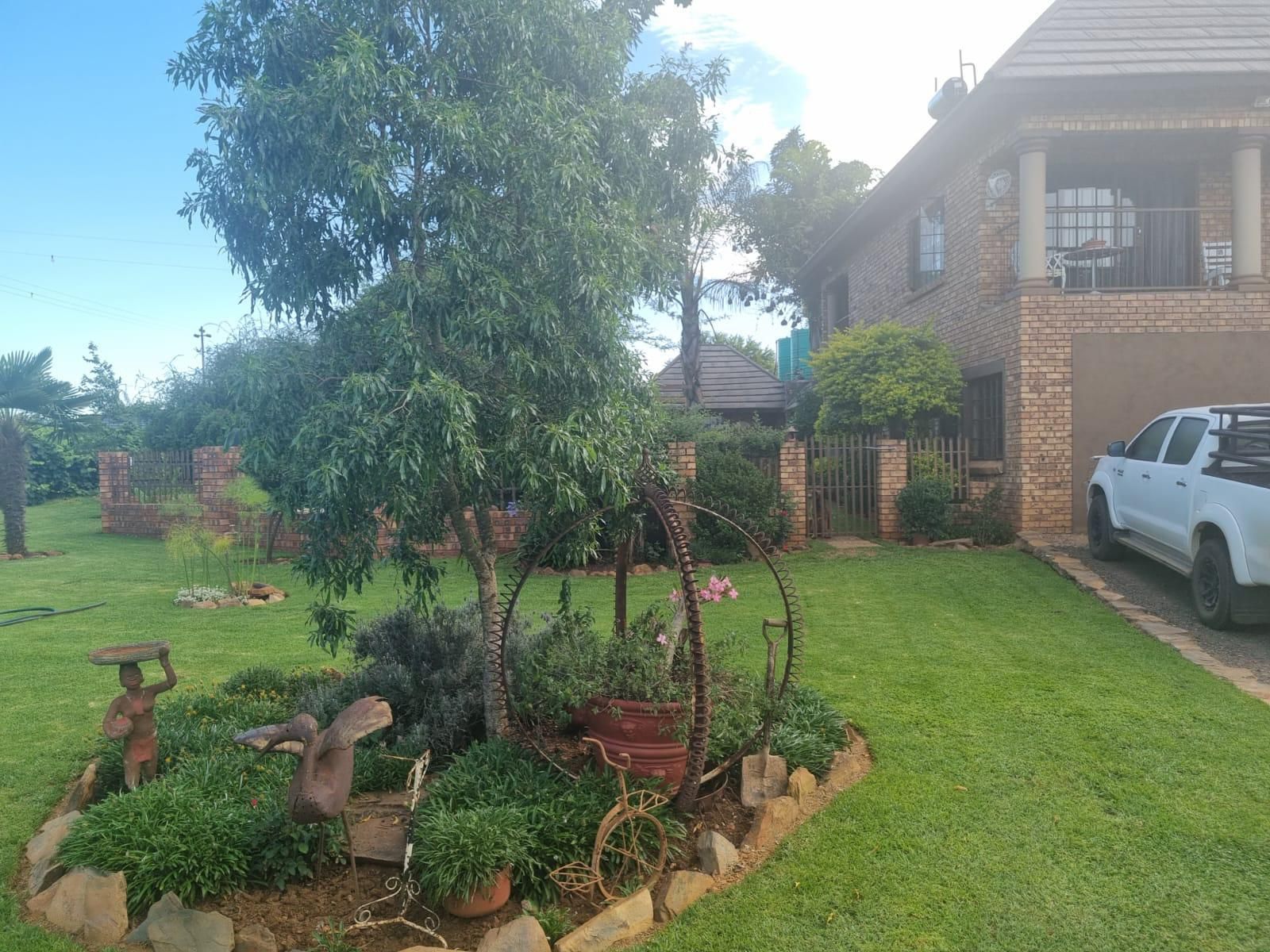 Big Boma Guest Lodge Lydenburg Mpumalanga South Africa House, Building, Architecture, Plant, Nature, Tree, Wood, Garden, Car, Vehicle