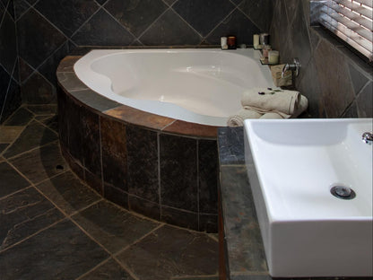 Big Oak Cottages Dullstroom Mpumalanga South Africa Bathroom