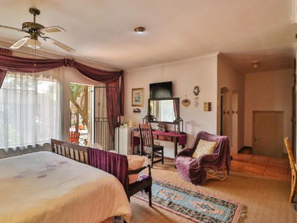 King Bedded room with En-Suite Bathroom @ Birdsong Guest House