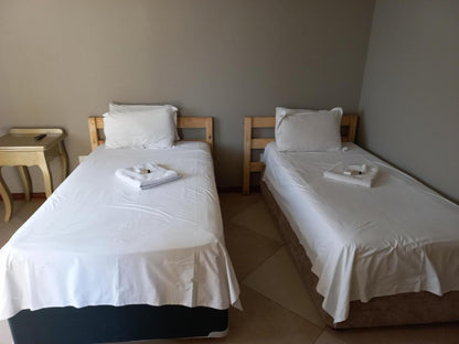 Room 20 with 2 Single Beds @ Black Swan Guest House