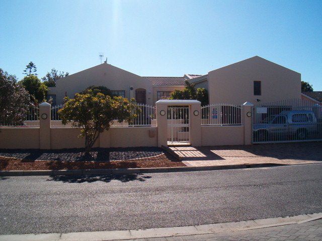 Blouberg Holiday House Bloubergrant Blouberg Western Cape South Africa House, Building, Architecture, Palm Tree, Plant, Nature, Wood, Window, Car, Vehicle