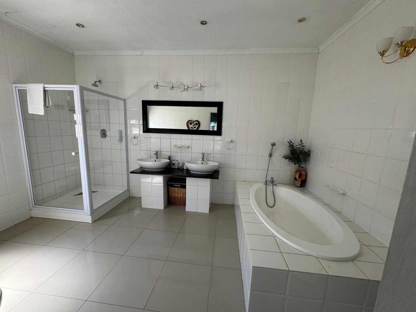 Blue Diamond Lodge, Carat 12, Bathroom