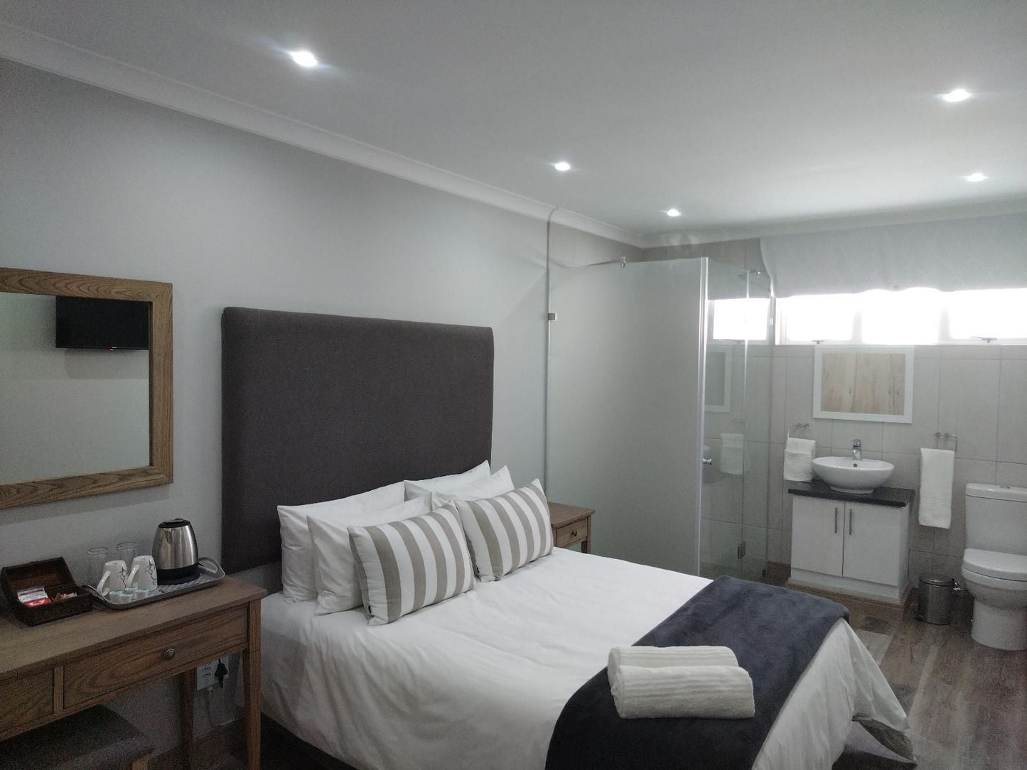 Blue Owl Guest House, Standard Double, Bedroom