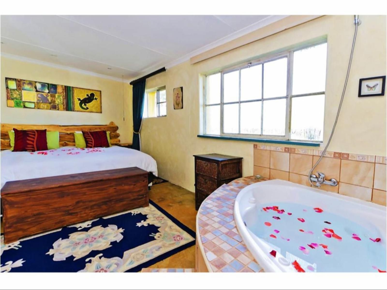 Blue Roan Country Lodge, Honeymoon Suite - no pets, Window, Architecture, Bedroom