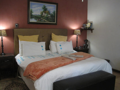 Blue Roan Country Lodge, The Mexican Loft - pet friendly, Bedroom