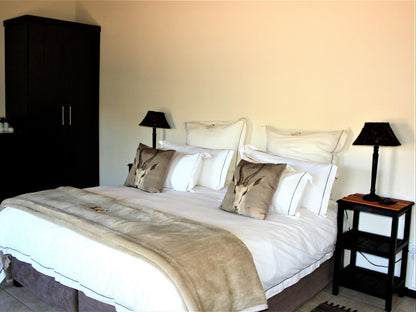 African Flame Luxury Room- First Floor @ Blue Hills Lodge