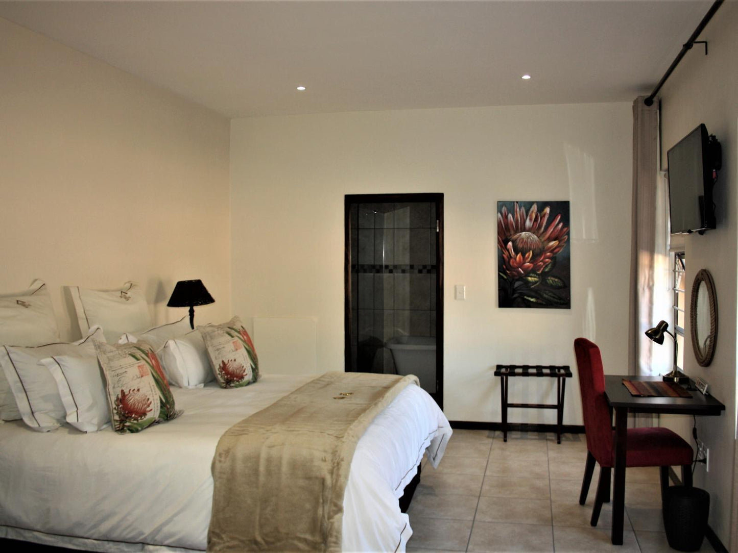 Mimosa Luxury Room- Ground Floor @ Blue Hills Lodge