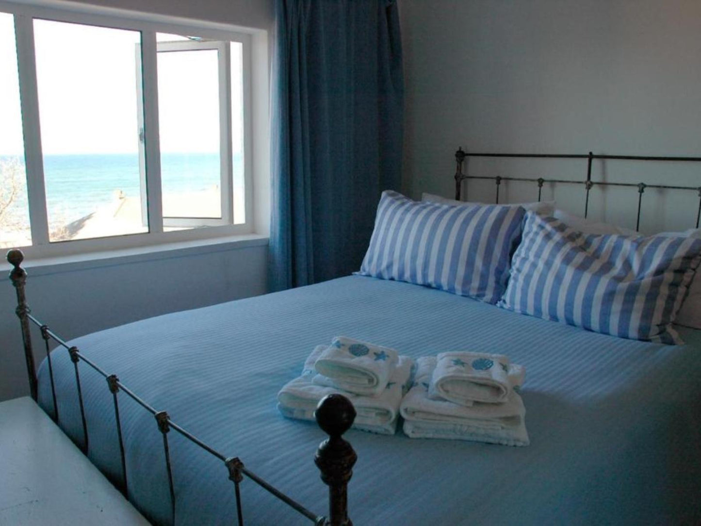 Cape View @ Blue On Blue Bed And Breakfast