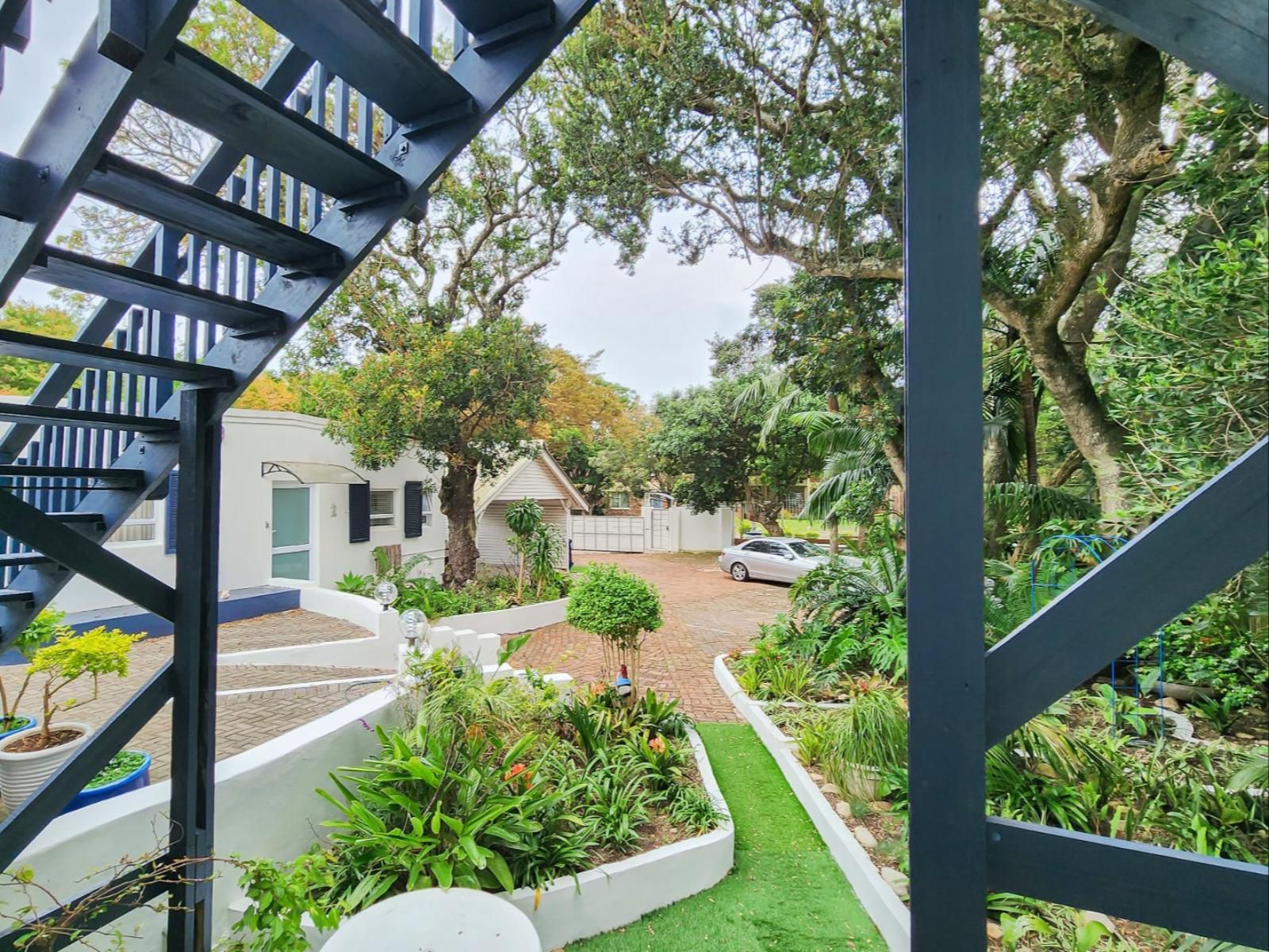 Blue S Guest House Bonza Bay East London Eastern Cape South Africa House, Building, Architecture, Palm Tree, Plant, Nature, Wood, Garden