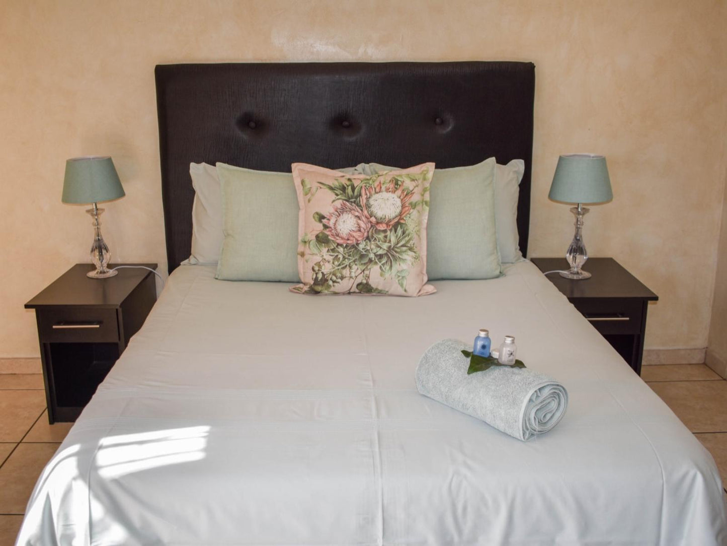 Executive Suites Self Catering @ Blue Sparrow Guest House