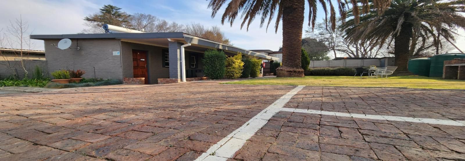 Bo Kamer Guesthouse Ermelo Mpumalanga South Africa House, Building, Architecture, Palm Tree, Plant, Nature, Wood, Brick Texture, Texture