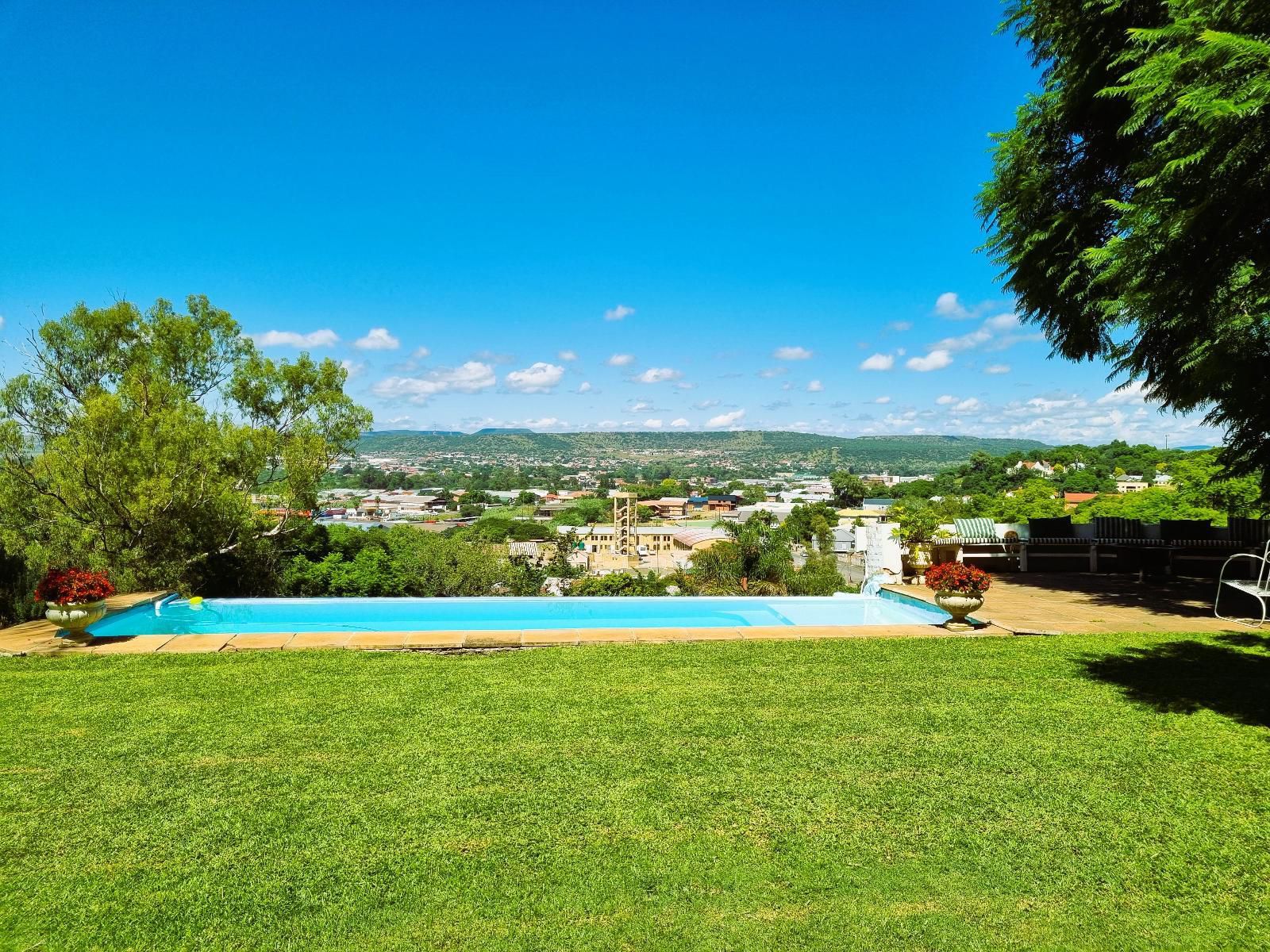 Bonnie Highlands, Colorful, Swimming Pool