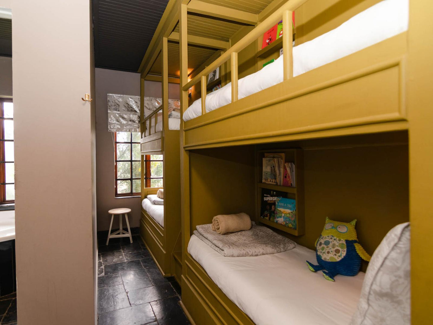 Family Apartment incl. 4 Child Bunk Beds @ Boord Guest House Stellenbosch