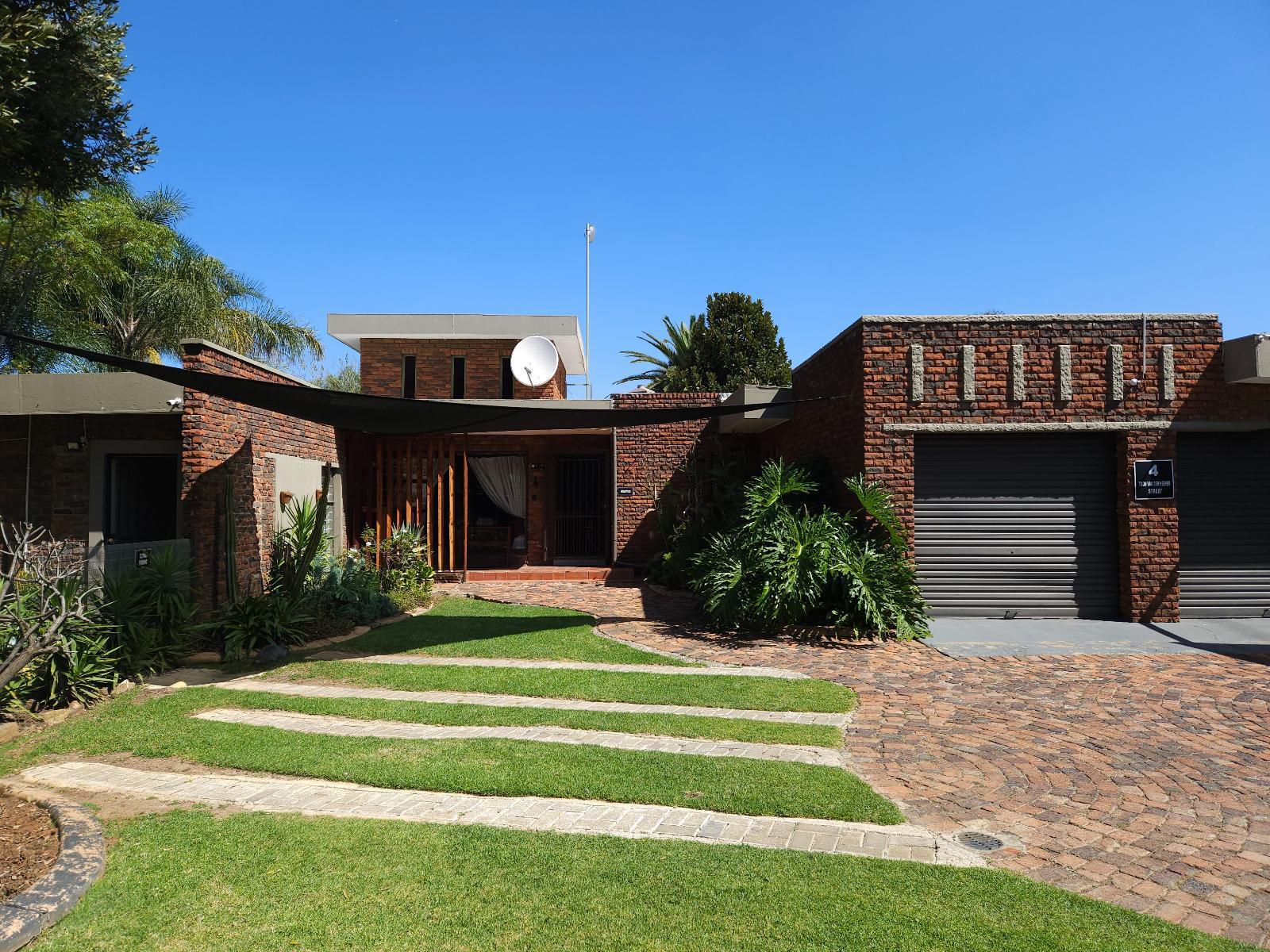 Bosveld In Die Stad 2 Randhart Johannesburg Gauteng South Africa Complementary Colors, House, Building, Architecture, Palm Tree, Plant, Nature, Wood